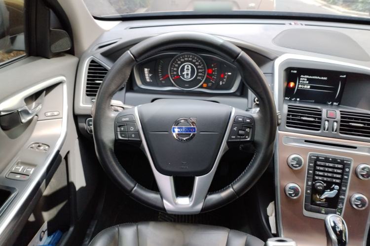 Used Volvo XC60 2017 T5 Smart Upgrade Edition Steering Wheel