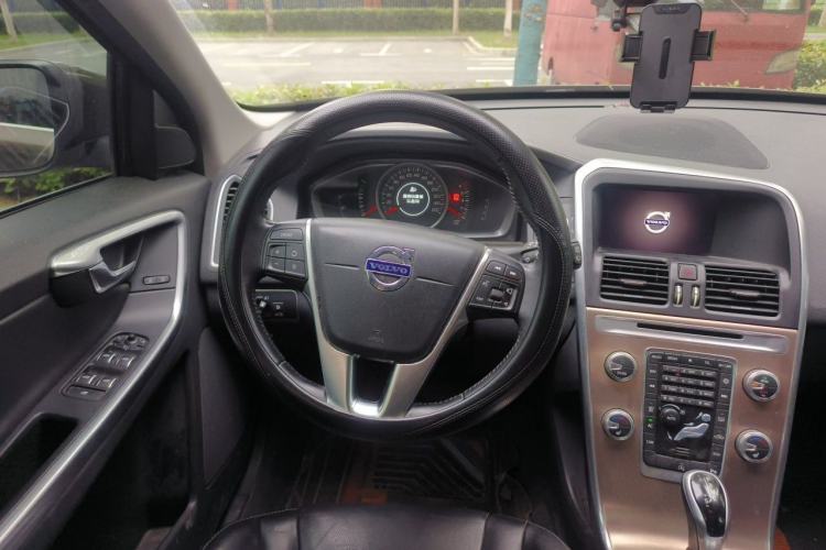 Used Volvo XC60 2017 T5 Smart Upgrade Edition Steering Wheel