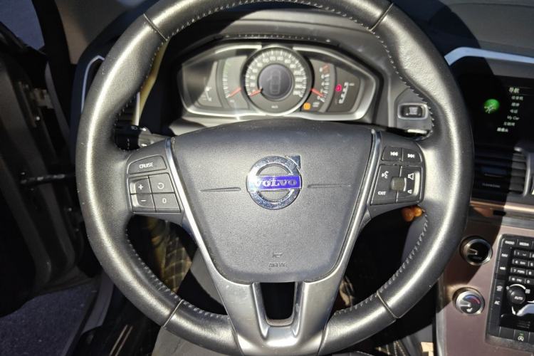 Used Volvo XC60 2017 T5 AWD Smart Upgrade Edition Steering Wheel