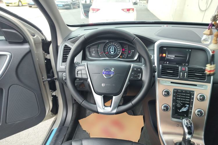 Used Volvo XC60 2017 T5 AWD Smart Upgrade Edition Steering Wheel