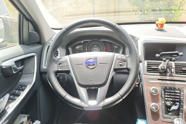 Used Volvo XC60 2017 T5 Smart Upgrade Edition Steering Wheel