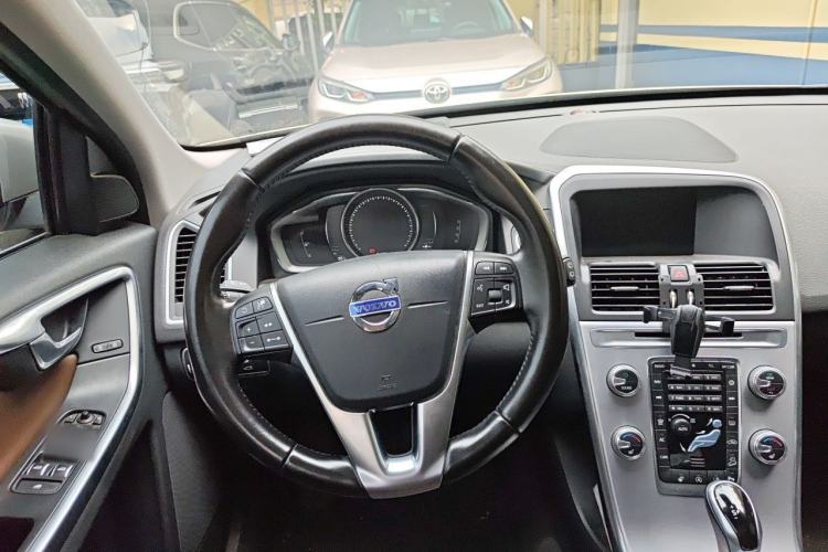 Used Volvo XC60 2017 T5 AWD Smart Upgrade Edition Steering Wheel