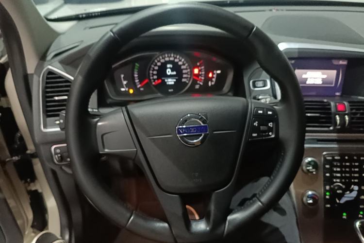 Used Volvo XC60 2017 T5 Smart Upgrade Edition Steering Wheel