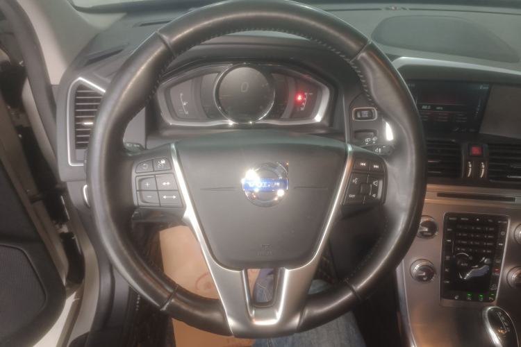 Used Volvo XC60 2017 T5 AWD Smart Upgrade Edition Steering Wheel