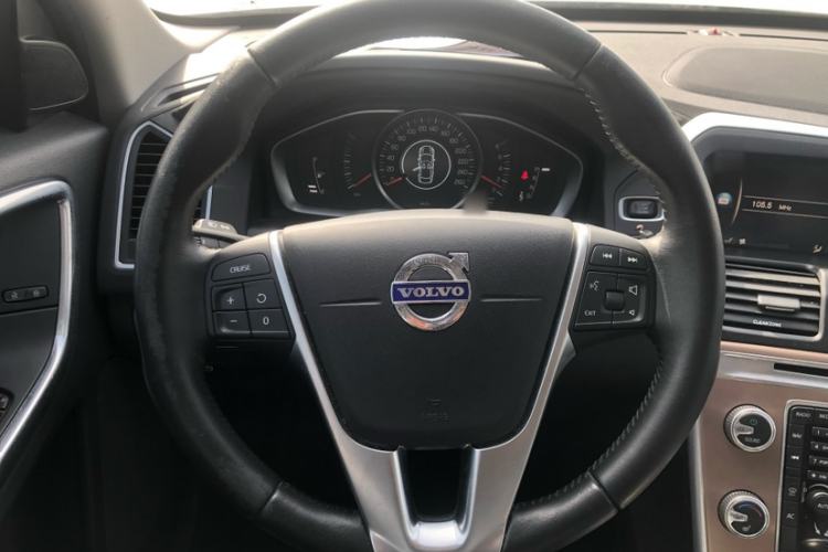 Used Volvo XC60 2017 T5 AWD Smart Upgrade Edition Steering Wheel