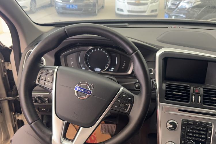 Used Volvo XC60 2017 T5 AWD Smart Upgrade Edition Steering Wheel