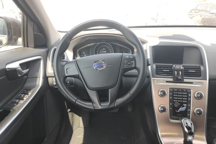 Used Volvo XC60 2017 T5 Smart Upgrade Edition Steering Wheel
