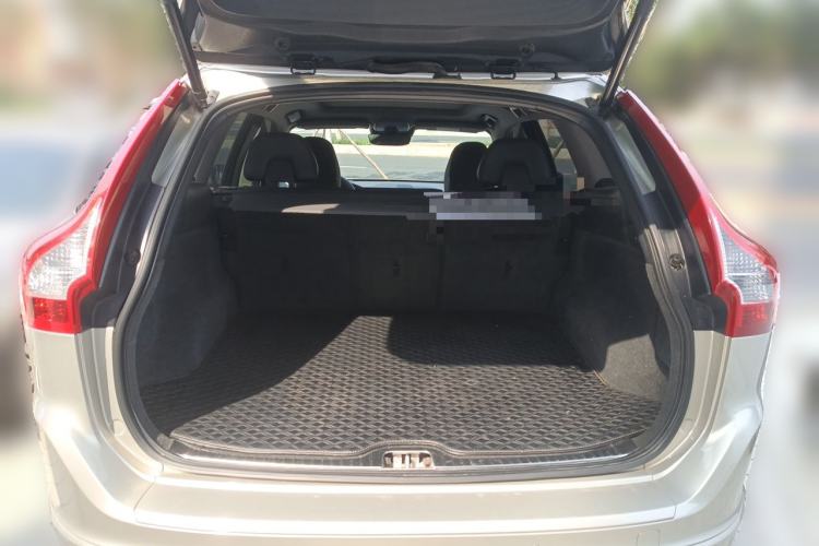 Used Volvo XC60 2017 T5 AWD Smart Upgrade Edition Trunk