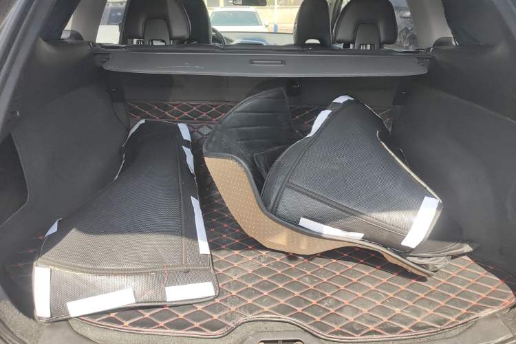 Used Volvo XC60 2017 T5 Smart Upgrade Edition Trunk