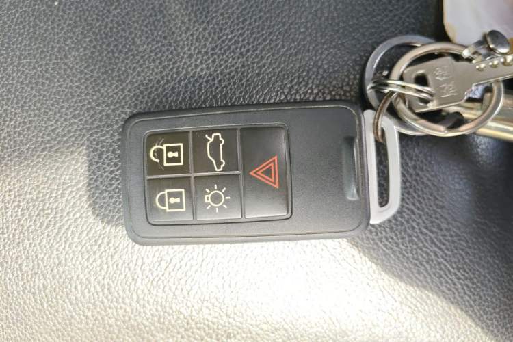 Used Volvo XC60 2017 T5 Smart Upgrade Edition Vehicle Key