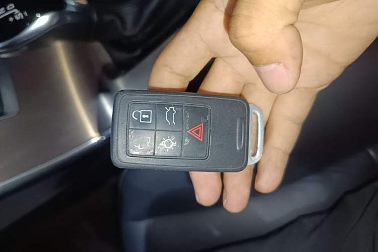 Used Volvo XC60 2017 T5 Smart Upgrade Edition Vehicle Key