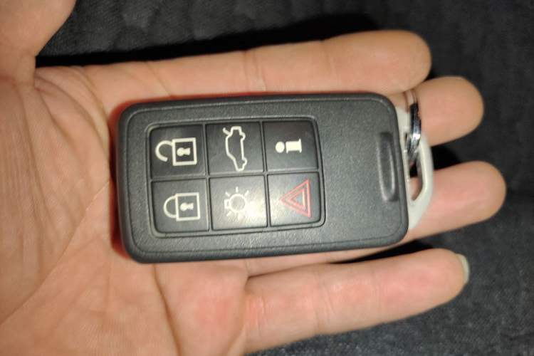 Used Volvo XC60 2017 T5 AWD Smart Drive Edition Vehicle Key