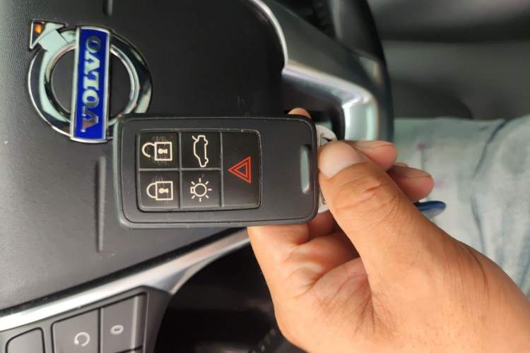 Used Volvo XC60 2017 T5 Smart Upgrade Edition Vehicle Key