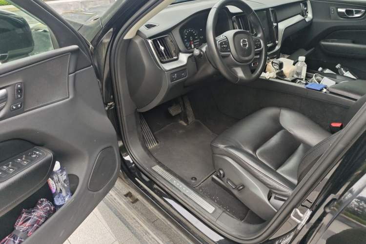 Used Volvo XC60 2018 T5 4x4 Smart Edition Driver Seat