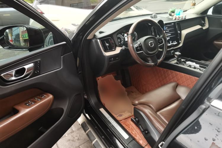 Used Volvo XC60 2018 T5 4x4 Zhiya Luxury Edition Driver Seat
