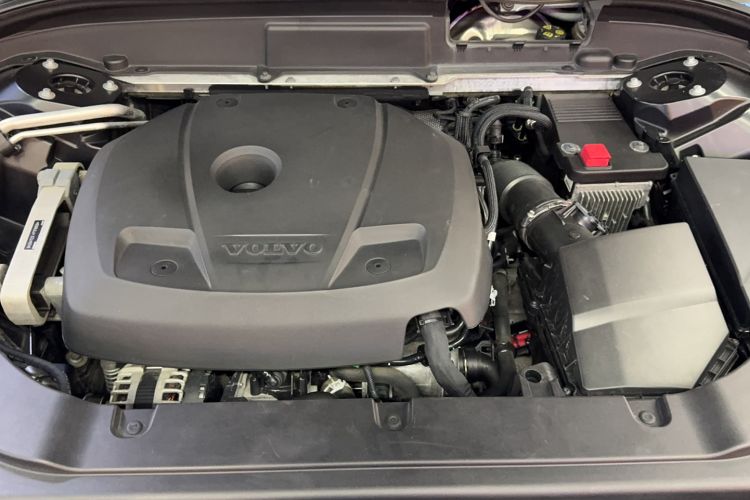 Used Volvo XC60 2018 T5 4x4 Zhiya Luxury Edition Engine Bay
