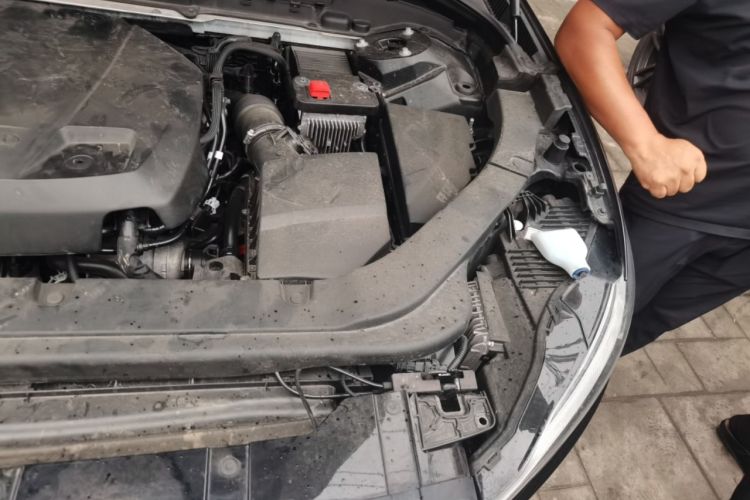 Used Volvo XC60 2018 T5 4x4 Zhiya Luxury Edition Engine Bay Left