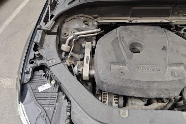 Used Volvo XC60 2018 T5 4x4 Zhiya Luxury Edition Engine Bay Right