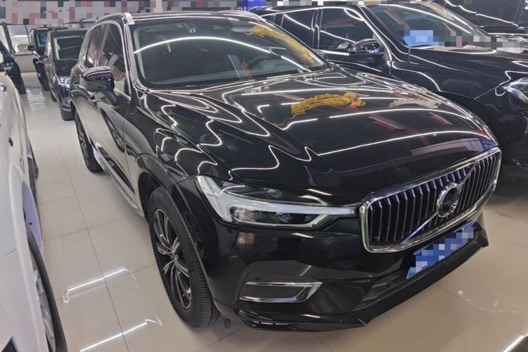 Used Volvo XC60 2018 T5 4x4 Zhiya Luxury Edition Front Right 45 Deg