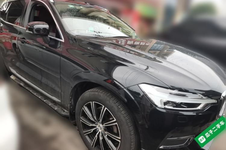 Used Volvo XC60 2018 T5 4x4 Zhiya Luxury Edition Front Right 45 Deg