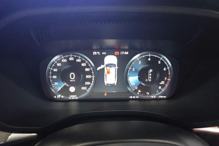 Used Volvo XC60 2018 T5 4x4 Zhiya Luxury Edition Instrument Cluster