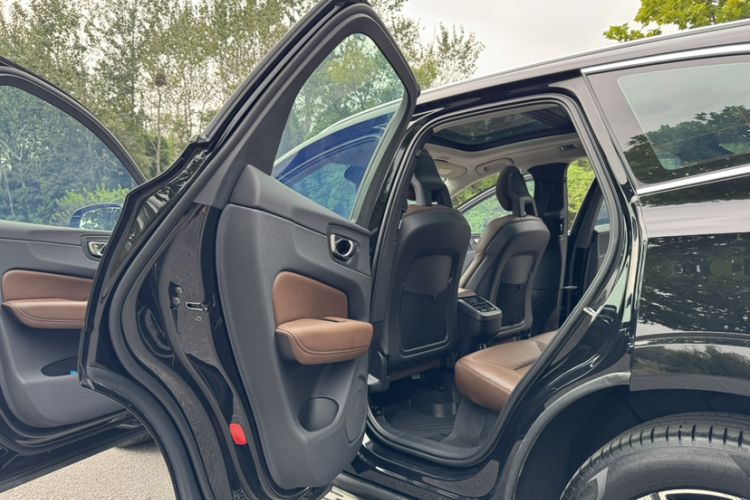 Used Volvo XC60 2018 T5 4x4 Zhiya Luxury Edition Interior 12