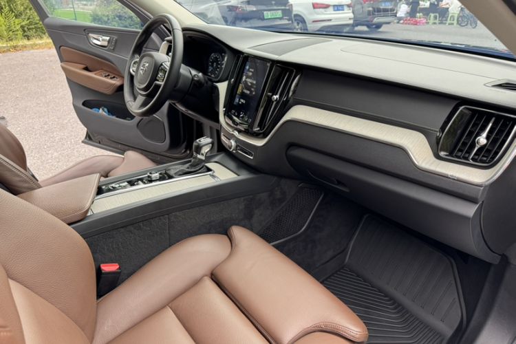 Used Volvo XC60 2018 T5 4x4 Zhiya Luxury Edition Interior 4