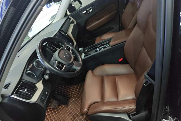 Used Volvo XC60 2018 T5 4x4 Zhiya Luxury Edition Left Front Seat