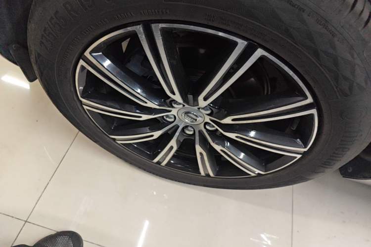Used Volvo XC60 2018 T5 4x4 Zhiya Luxury Edition Left Front Wheel Hub
