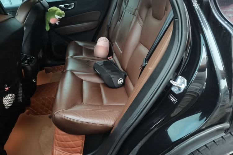Used Volvo XC60 2018 T5 4x4 Zhiya Luxury Edition Left Rear Seat