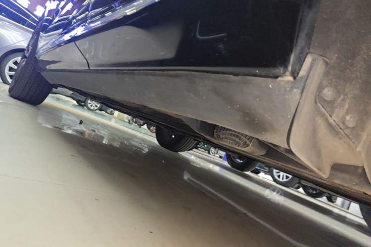 Used Volvo XC60 2018 T5 4x4 Zhiya Luxury Edition Left Side Sill