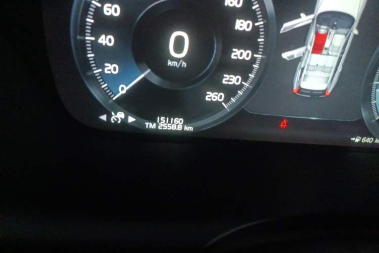 Used Volvo XC60 2018 T5 4x4 Zhiya Luxury Edition Odometer Close Up