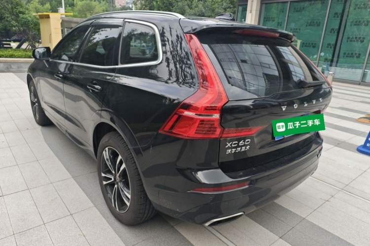 Used Volvo XC60 2018 T5 4x4 Smart Edition Rear Left 45 Deg