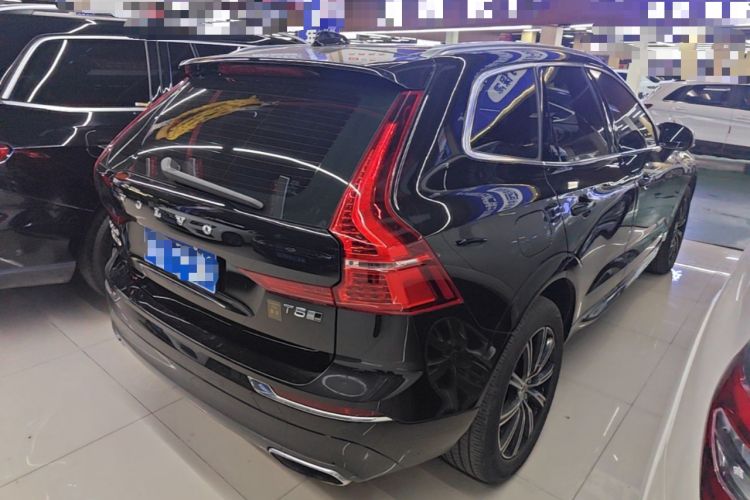 Used Volvo XC60 2018 T5 4x4 Zhiya Luxury Edition Rear Right 45 Deg