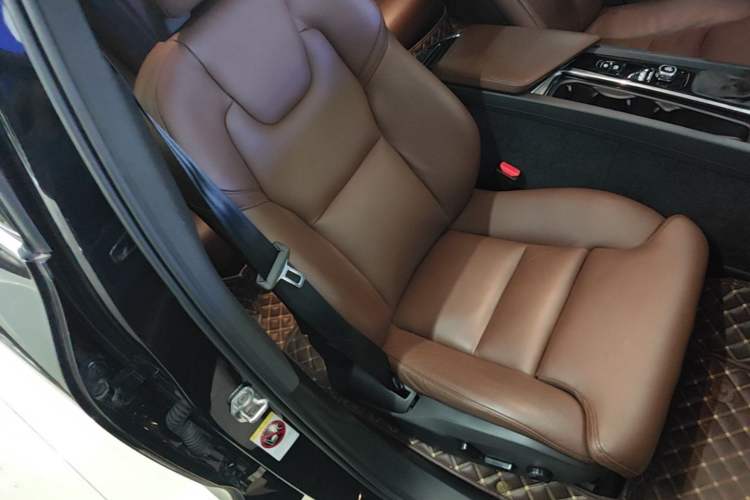 Used Volvo XC60 2018 T5 4x4 Zhiya Luxury Edition Right Front Seat