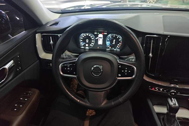 Used Volvo XC60 2018 T5 4x4 Zhiya Luxury Edition Steering Wheel
