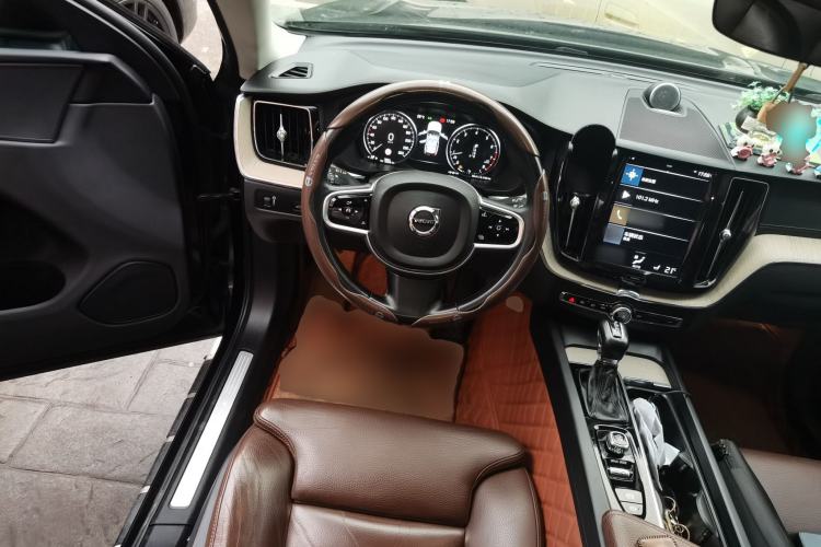 Used Volvo XC60 2018 T5 4x4 Zhiya Luxury Edition Steering Wheel