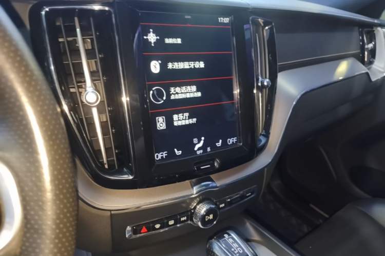 Used Volvo XC60 2018 T5 4x4 Zhiya Sport Edition Audio And AC Panel