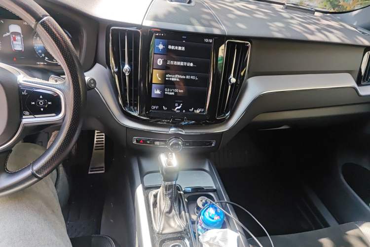 Used Volvo XC60 2018 T5 4x4 Smart & Sporty Edition Audio And AC Panel