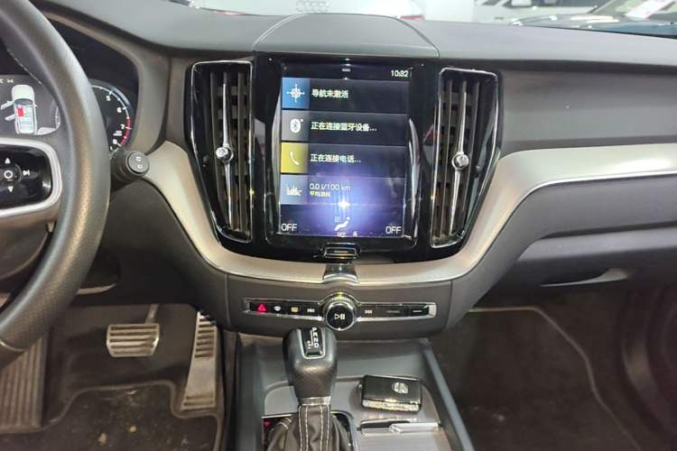 Used Volvo XC60 2018 T5 4x4 Smart & Sporty Edition Audio And AC Panel