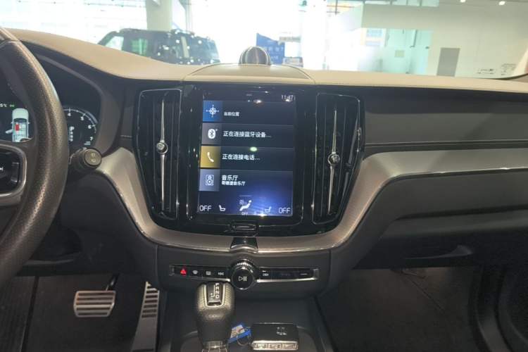 Used Volvo XC60 2018 T5 4x4 Zhiya Sport Edition Audio And AC Panel