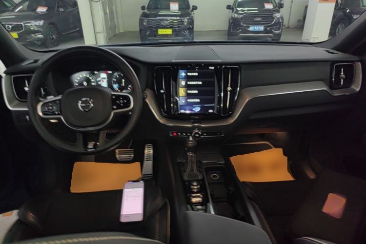 Used Volvo XC60 2018 T5 4x4 Smart & Sporty Edition Center Console