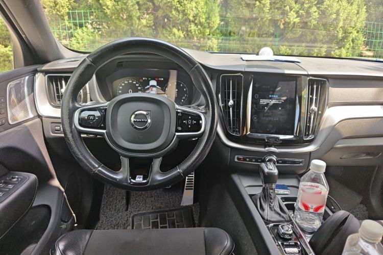 Used Volvo XC60 2018 T5 4x4 Zhiya Sport Edition Center Console