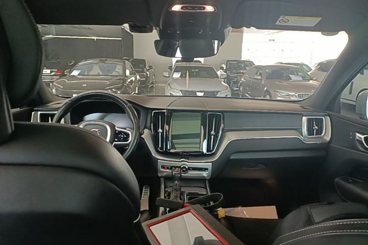 Used Volvo XC60 2018 T5 4x4 Zhiya Sport Edition Center Console
