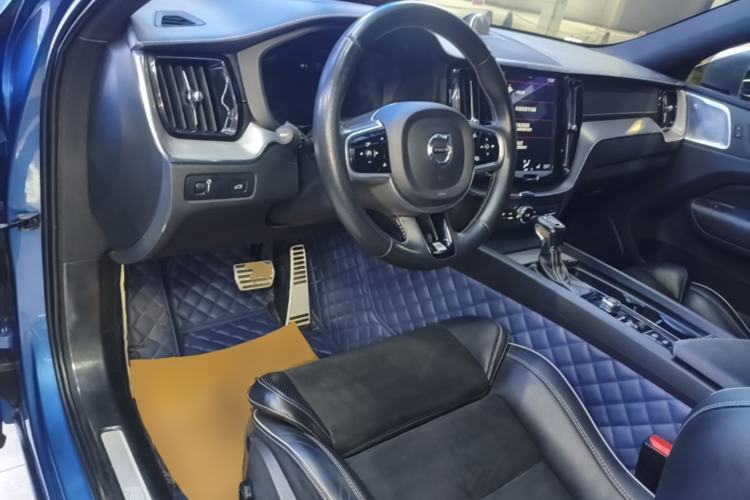 Used Volvo XC60 2018 T5 4x4 Zhiya Sport Edition Center Console