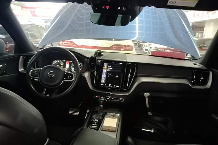 Used Volvo XC60 2018 T5 4x4 Zhiya Sport Edition Center Console
