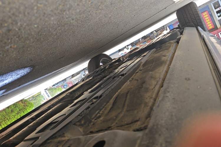 Used Volvo XC60 2018 T5 4x4 Zhiya Sport Edition Chassis Front Right