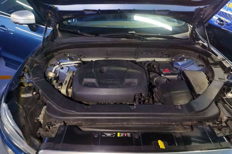 Used Volvo XC60 2018 T5 4x4 Smart & Sporty Edition Engine Bay