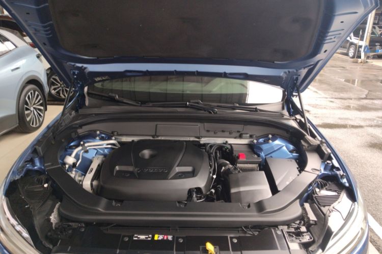 Used Volvo XC60 2018 T5 4x4 Smart & Sporty Edition Engine Bay