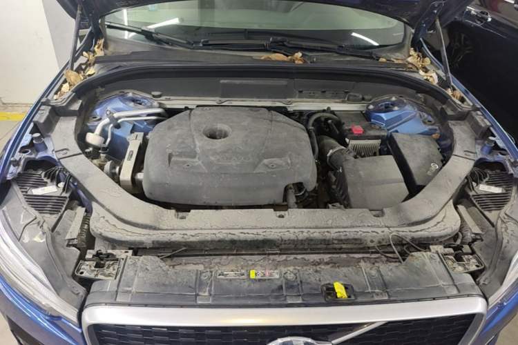 Used Volvo XC60 2018 T5 4x4 Smart & Sporty Edition Engine Bay